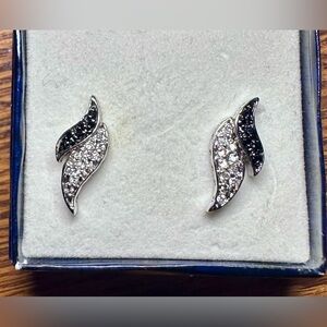 Elegant Black and White Pavé Wave Silver Stud Earrings